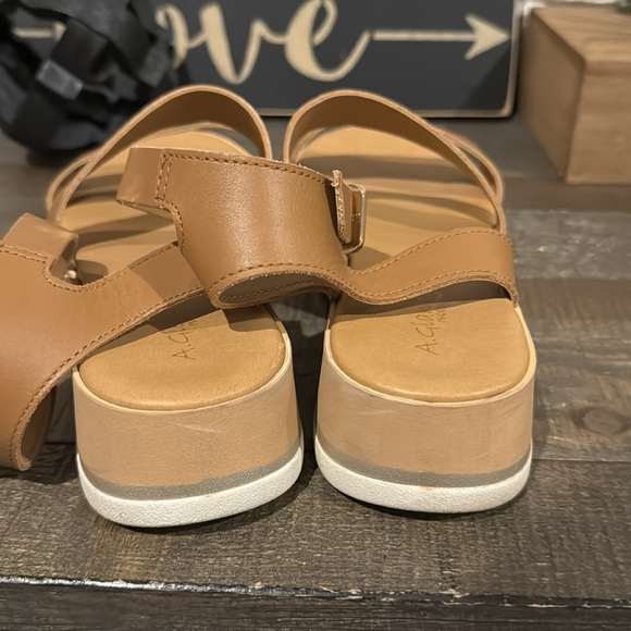 A. Giannetti leather triple strap sandals. - Picture 3 of 4